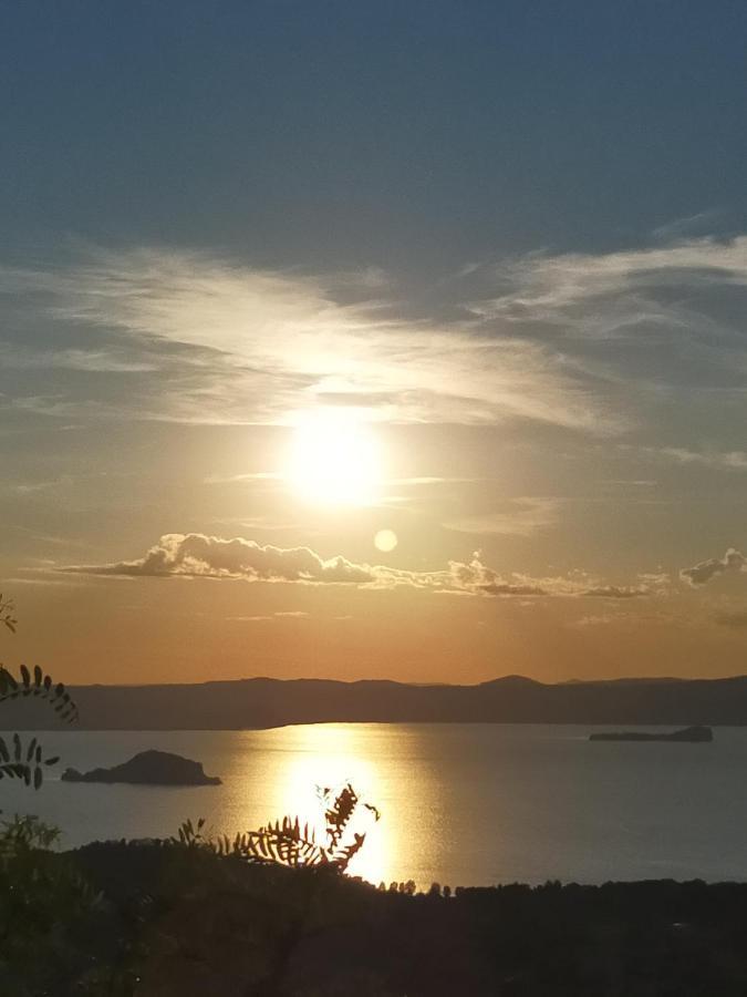 Appartamento A Marta Nel Lago Di Bolsena Екстериор снимка